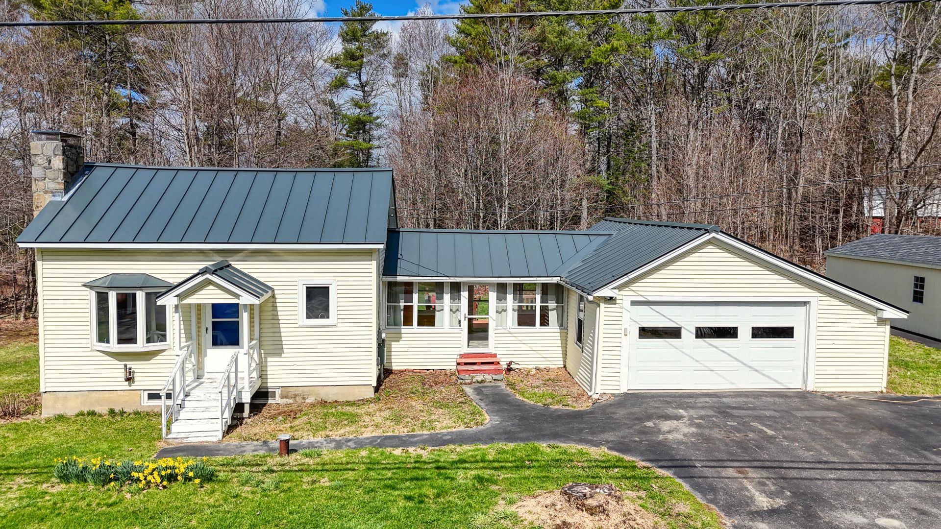 3431 N Belfast Avenue, Augusta, ME 04330 Main Photo