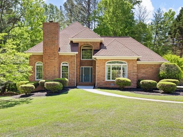 280 Camelot Drive, Fayetteville, GA 30214