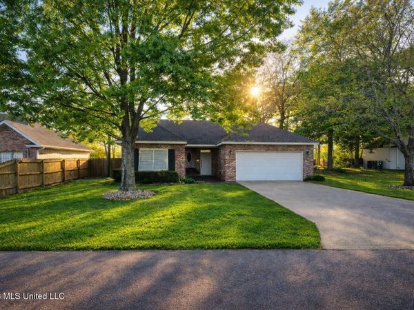 913 Park Row Avenue, Long Beach, MS 39560