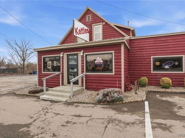 3719 Abbott Road , Orchard Park, NY 14127