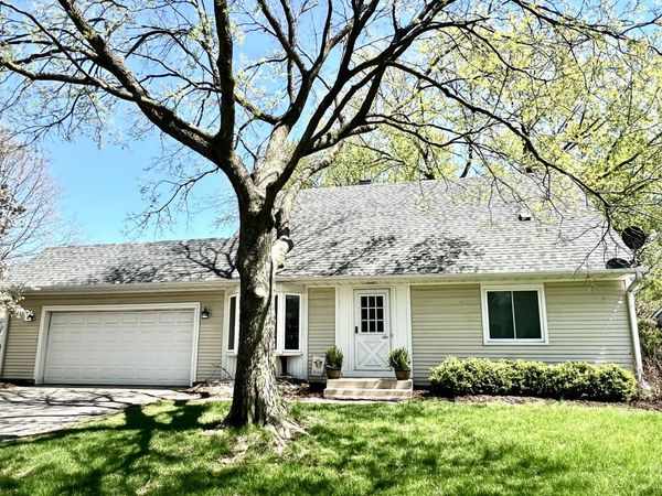 39 Boxwood Lane , Cary, IL 60013