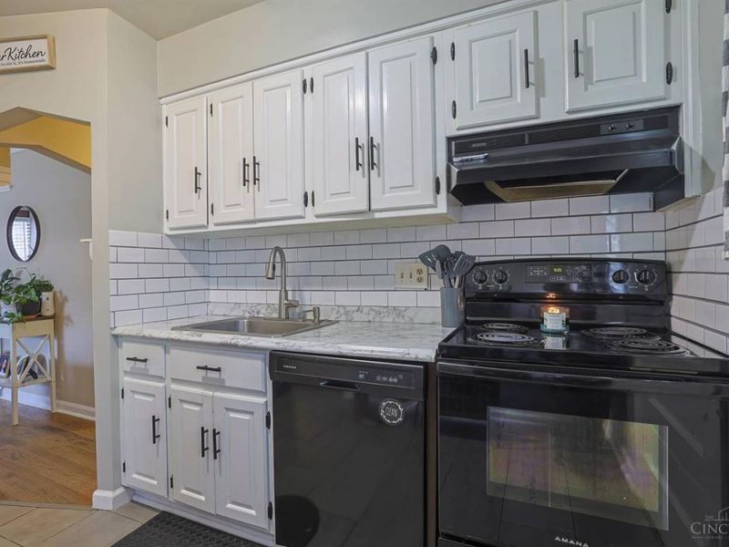 976 Woodbriar Lane, Cincinnati, OH 45238 Photo 11