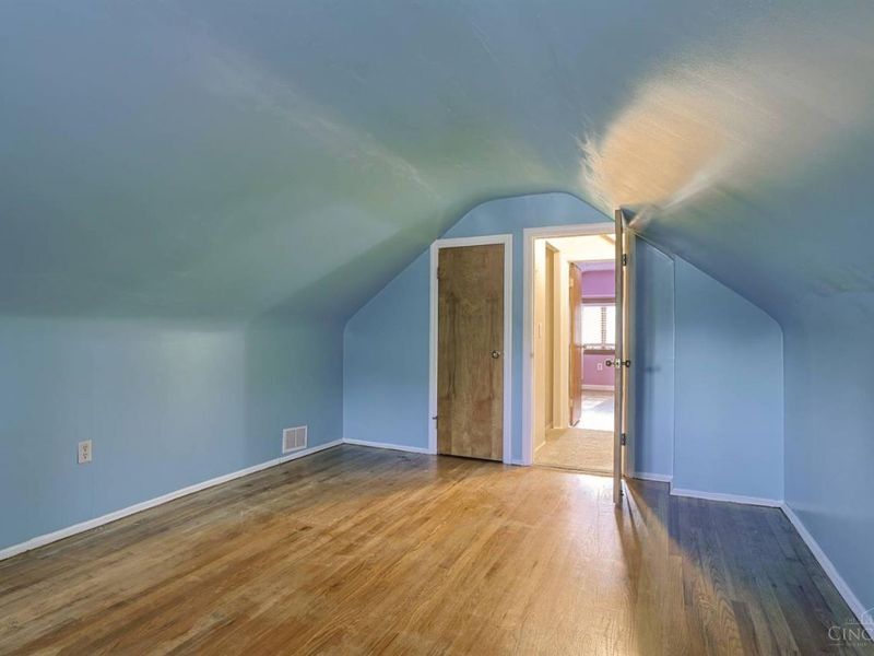 976 Woodbriar Lane, Cincinnati, OH 45238 Photo 18