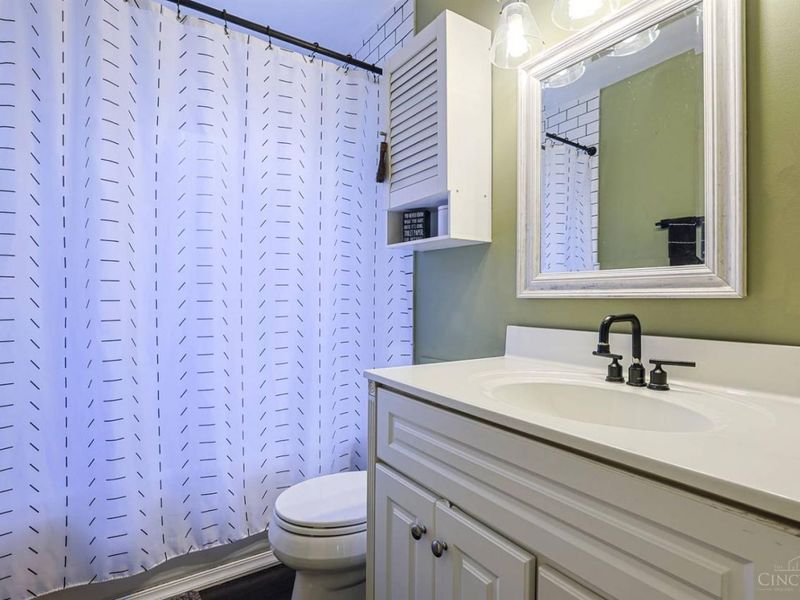 976 Woodbriar Lane, Cincinnati, OH 45238 Photo 22