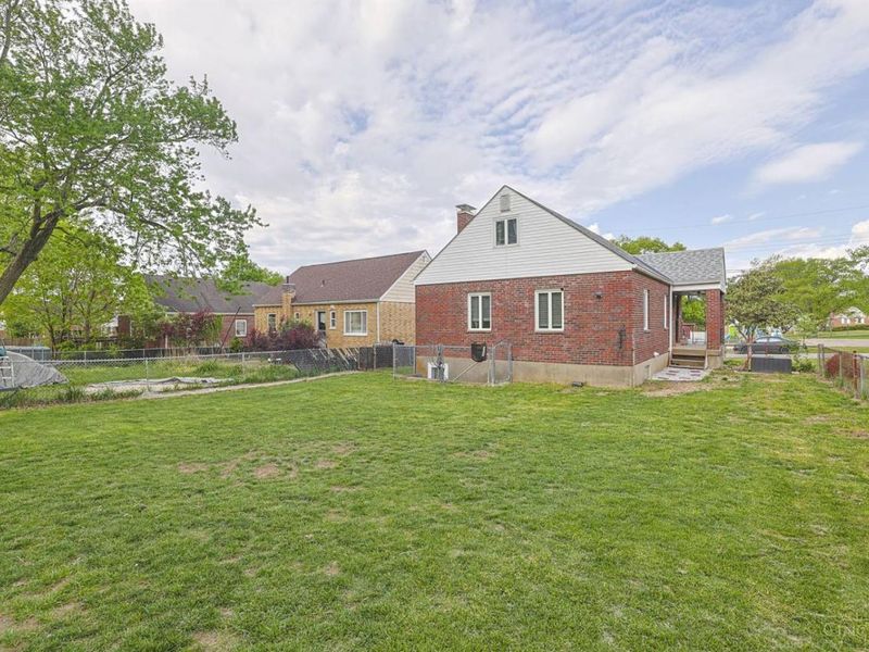 976 Woodbriar Lane, Cincinnati, OH 45238 Photo 23