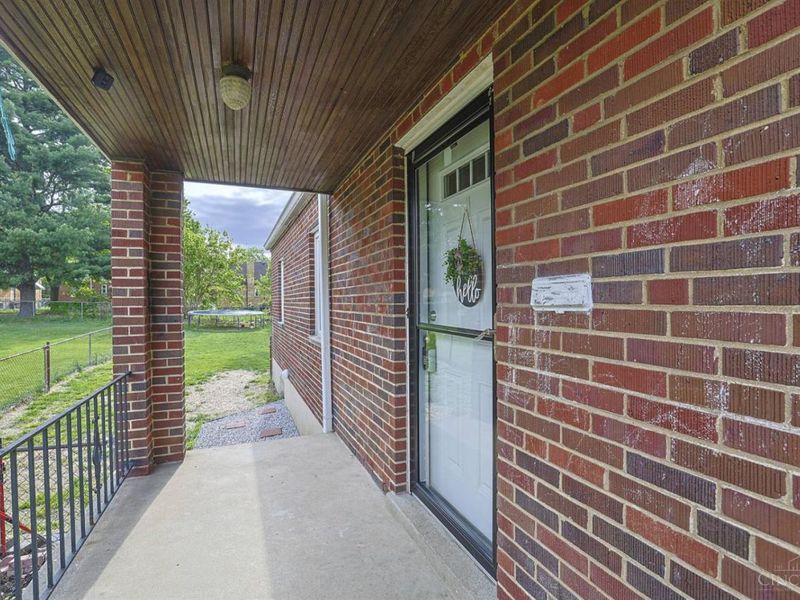 976 Woodbriar Lane, Cincinnati, OH 45238 Photo 3