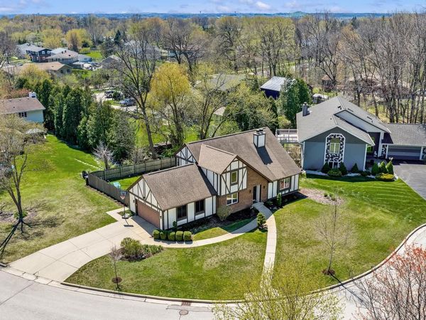 5441 S 48th STREET, Greenfield, WI 53220