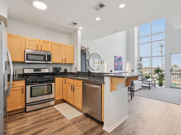 2121 S Kinnickinnic AVENUE, Unit 105, Milwaukee, WI 53207