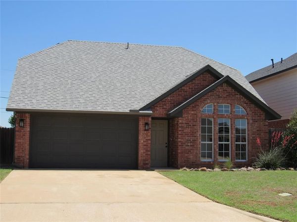 2904 Shiloh Lane, Altus, OK 73521
