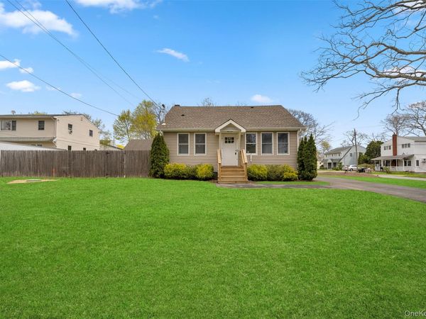 3 Ocean Avenue , Mastic, NY 11950