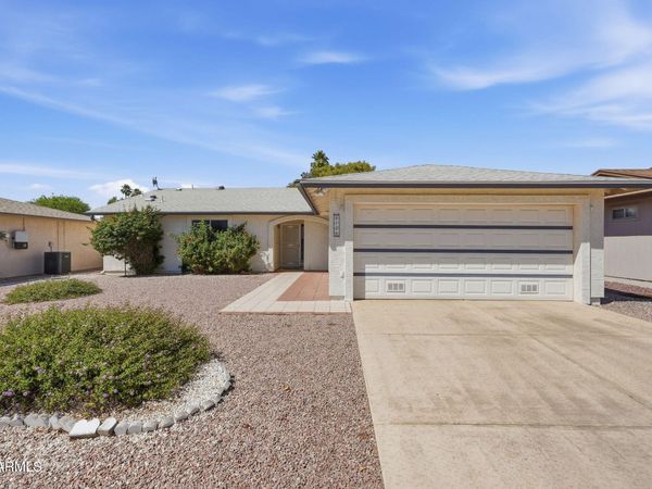 8126 E DAHLIA Drive, Mesa, AZ 85208