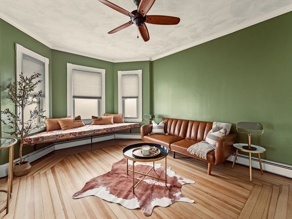 7 English St, Unit 3, Salem, MA 01970