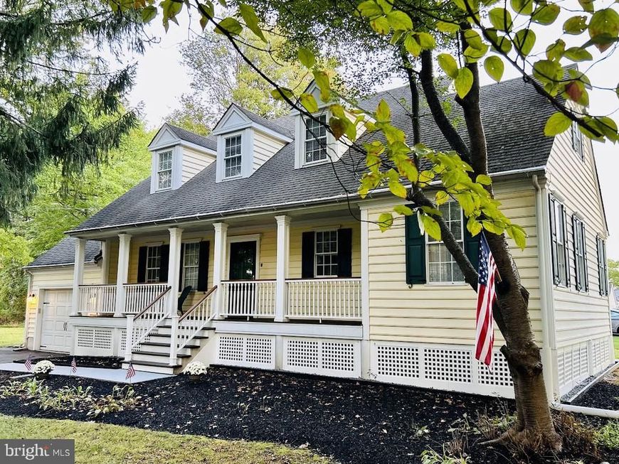 212 Apple Street, Levittown, PA 19057 Main Photo