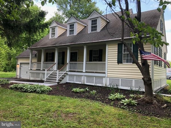 212 APPLE STREET, LEVITTOWN, PA 19057