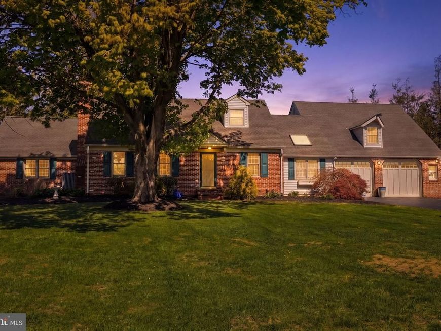 55 Lakeview Drive, Elverson, PA 19520 Main Photo