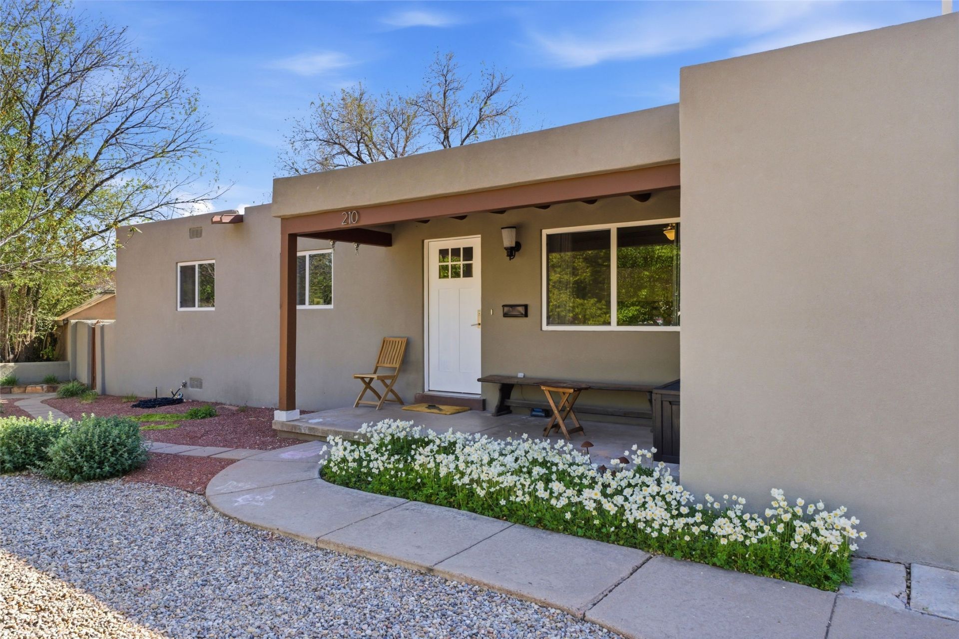 210 Las Mananitas , Santa Fe, NM 87501 Main Photo