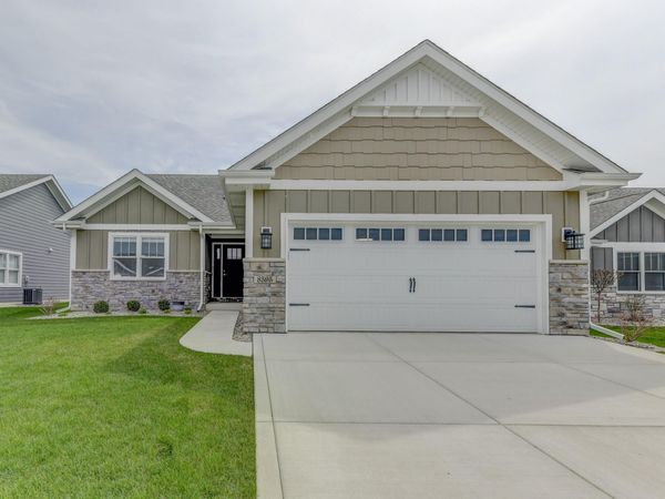 8595 Larkspur Terrace , St. John, IN 46373