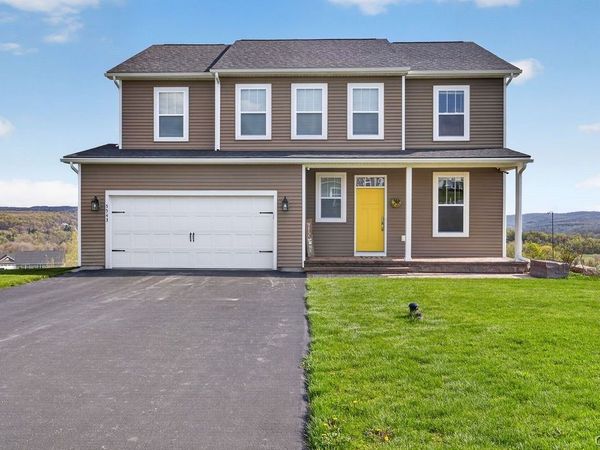 5543 Rolling Meadows Way, Camillus, NY 13031