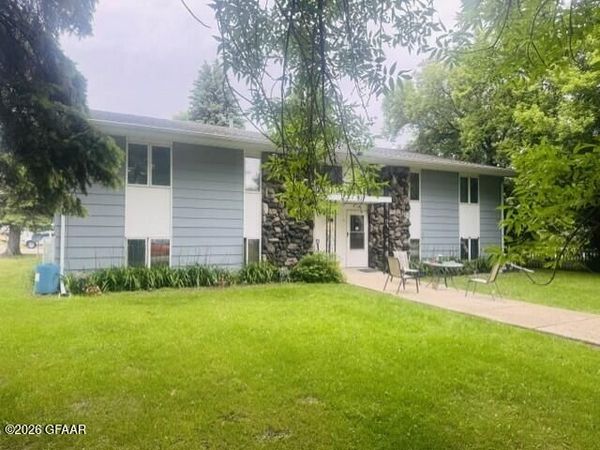 517 3RD Street, Cando, ND 58324
