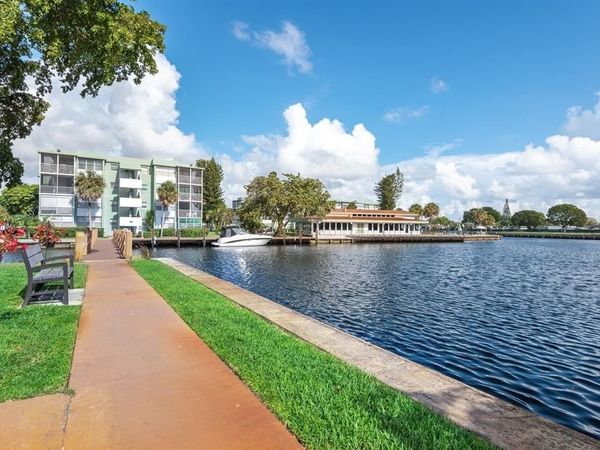 2731 Taft Street, Hollywood, FL 33020