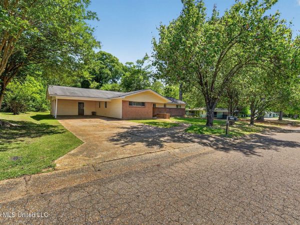 5730 NE Imperial Drive, Jackson, MS 39211