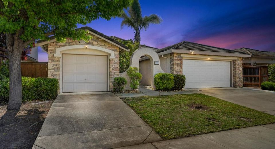 9729 Marbella Ct, Elk Grove, CA 95624 Photo