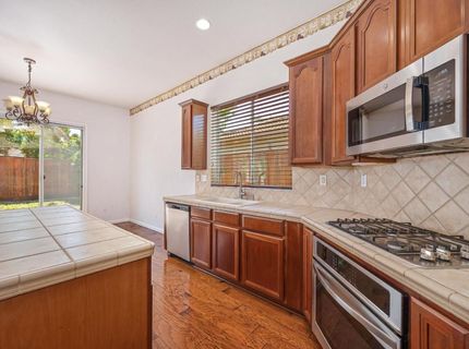 9729 Marbella Ct, Elk Grove, CA 95624 Photo