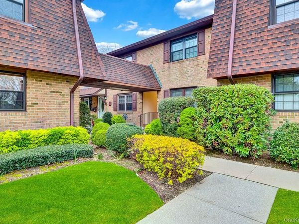 311 Mariners Way, Copiague, NY 11726
