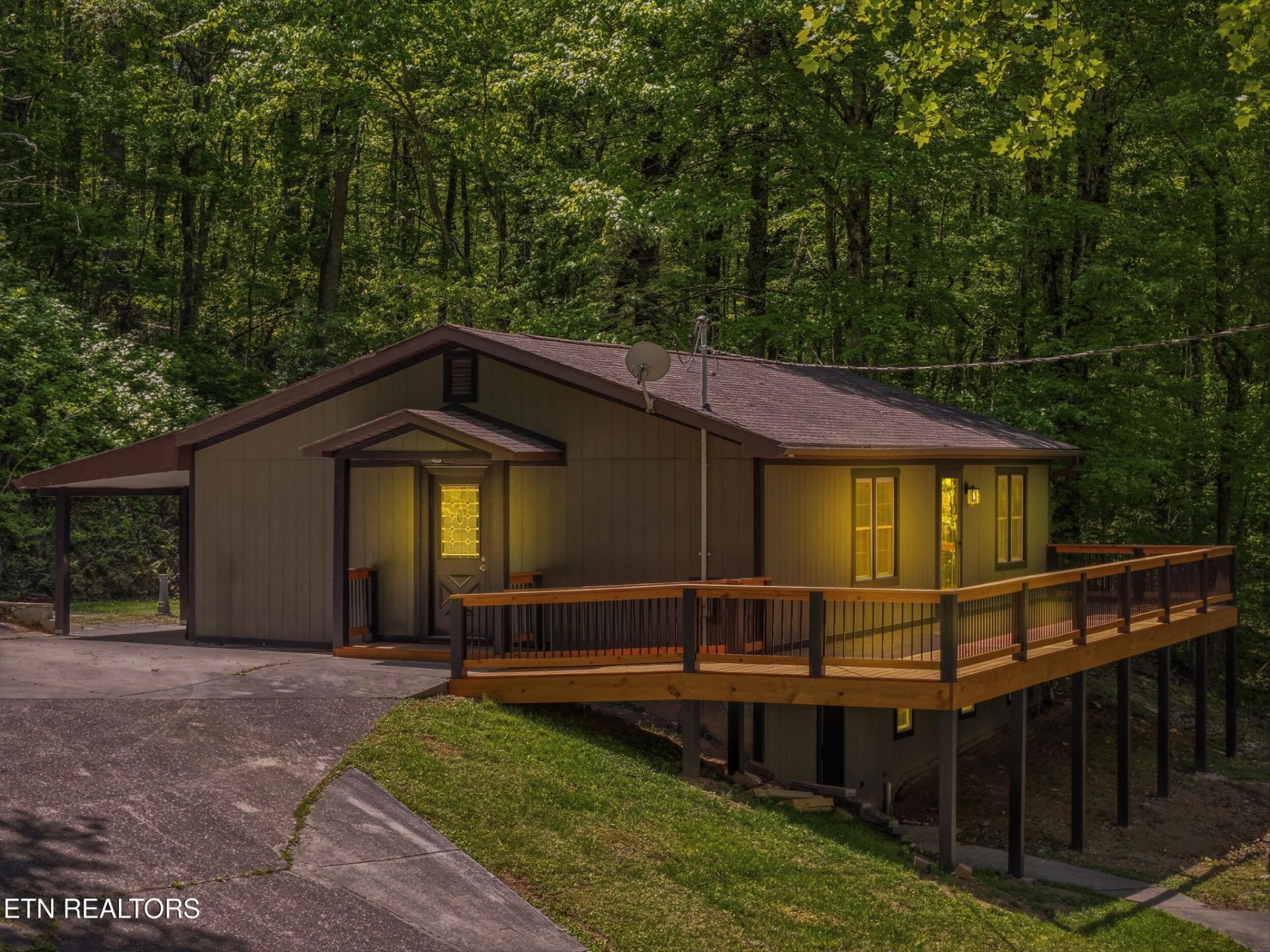 118 Clark Lane, Harriman, TN 37748 Main Photo
