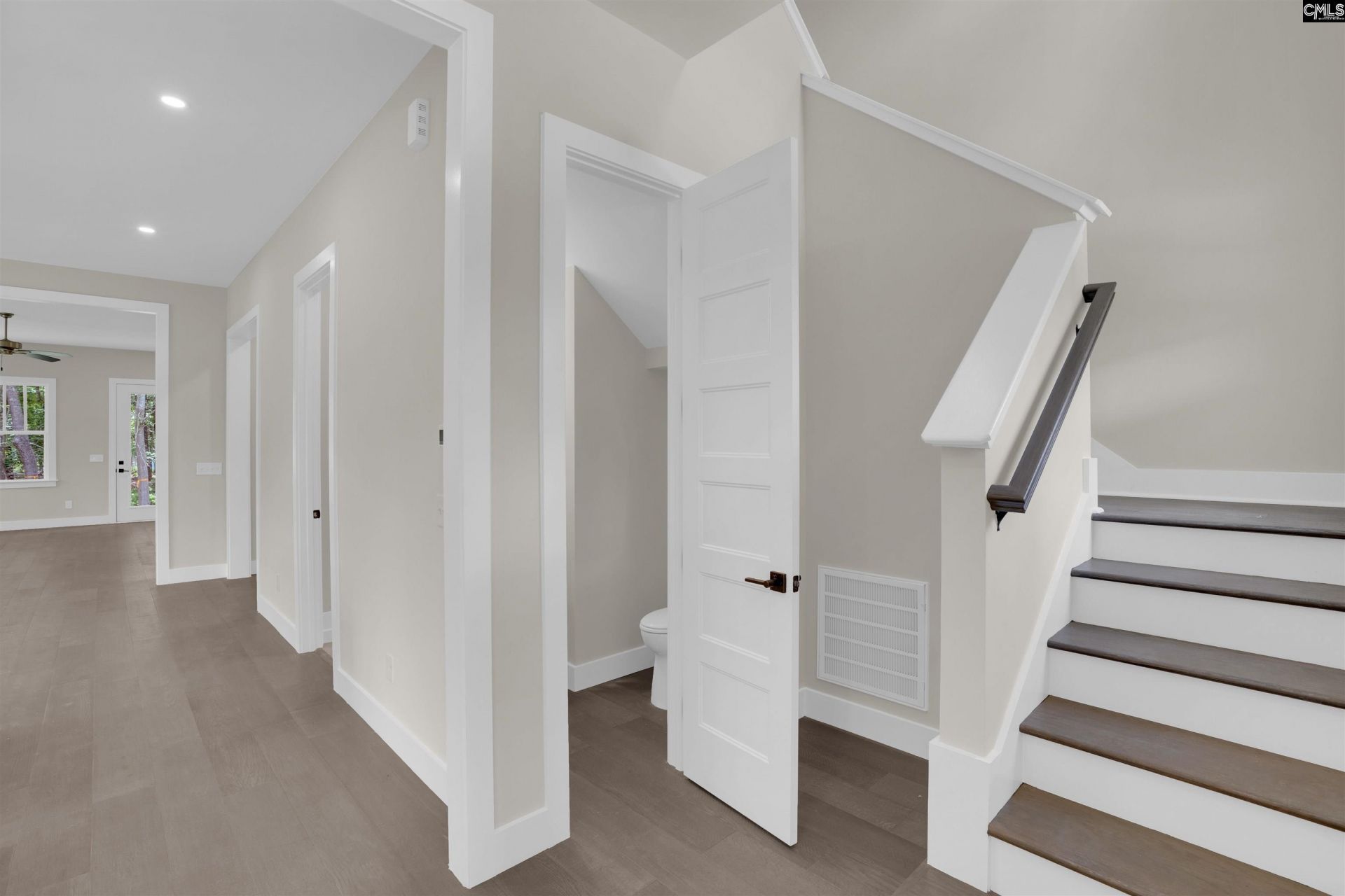 1040 Refuge Place  Photo 12