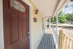 1611 Lewis Street photo 4