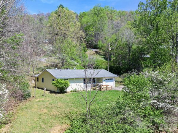 261 Shady Oak Road, Burnsville, NC 28714