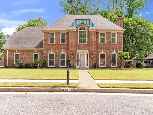 8871 WOODMARK DR, Cordova, TN 38018