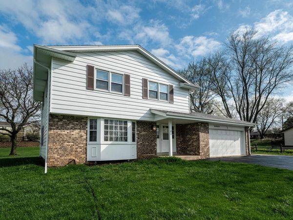s65w13750 Sherwood CIRCLE, Muskego, WI 53150