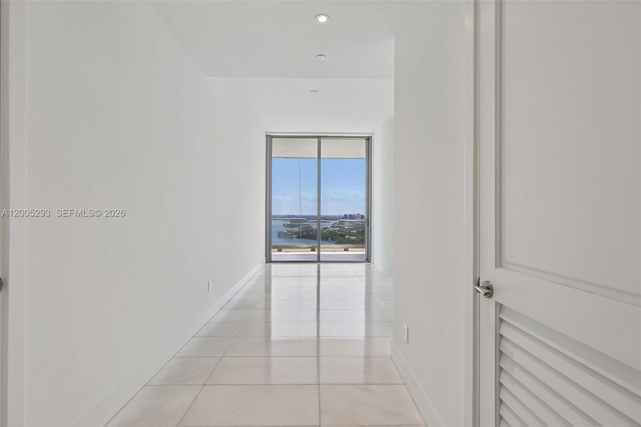 175 SE 25 Rd , Unit 2803, Miami, FL 33129 Photo