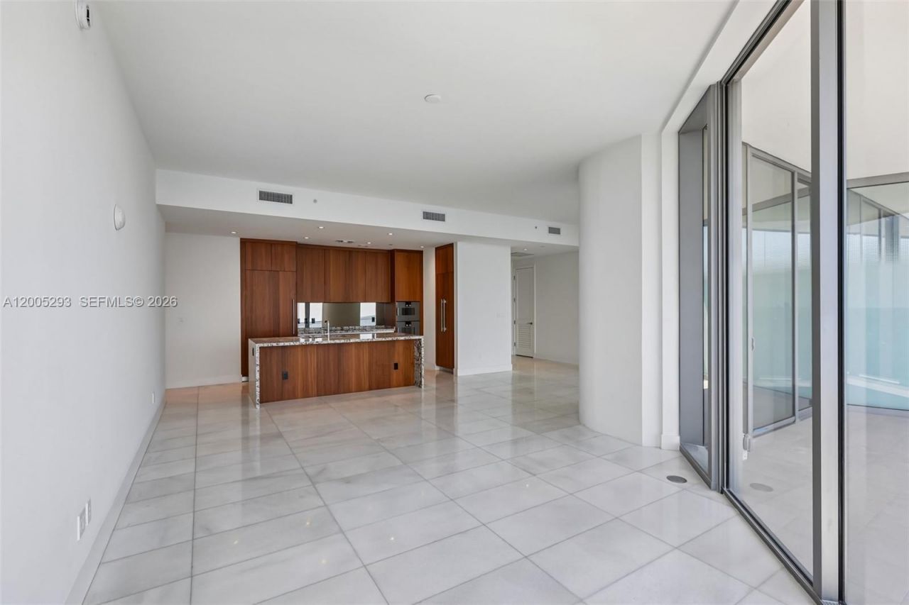 175 SE 25 Rd , Unit 2803, Miami, FL 33129 Photo