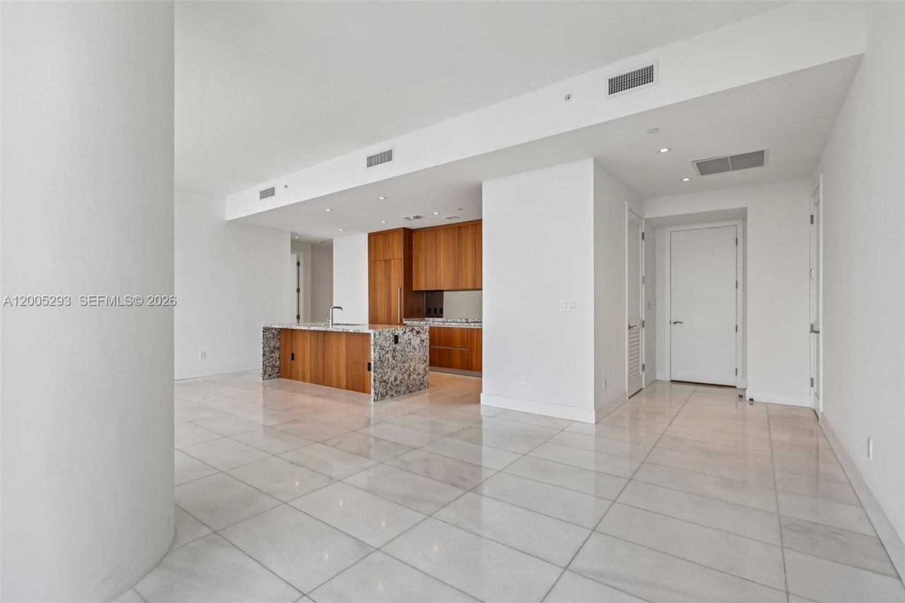 175 SE 25 Rd , Unit 2803, Miami, FL 33129 Photo