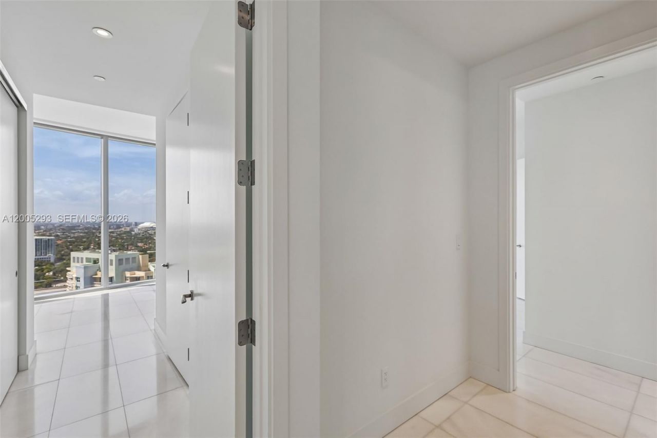 175 SE 25 Rd , Unit 2803, Miami, FL 33129 Photo