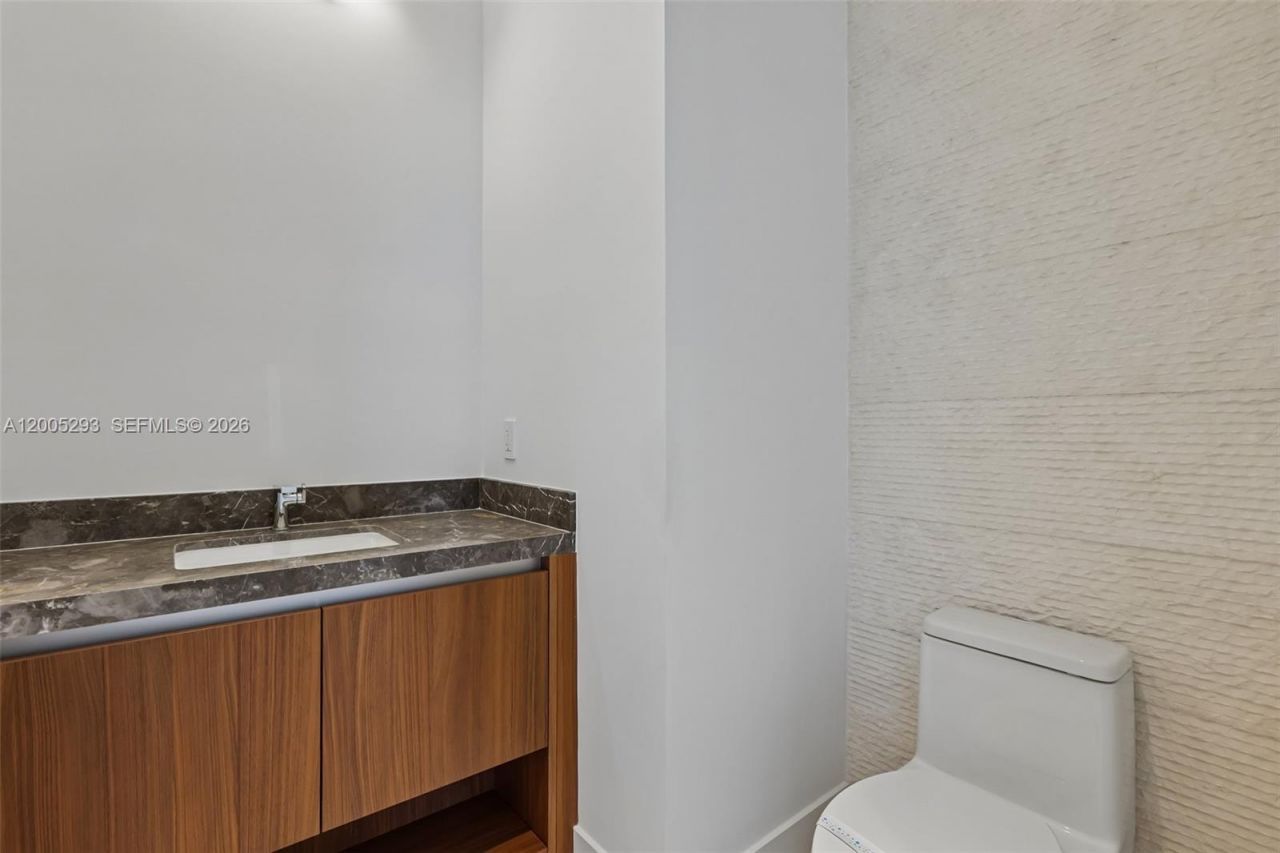 175 SE 25 Rd , Unit 2803, Miami, FL 33129 Photo