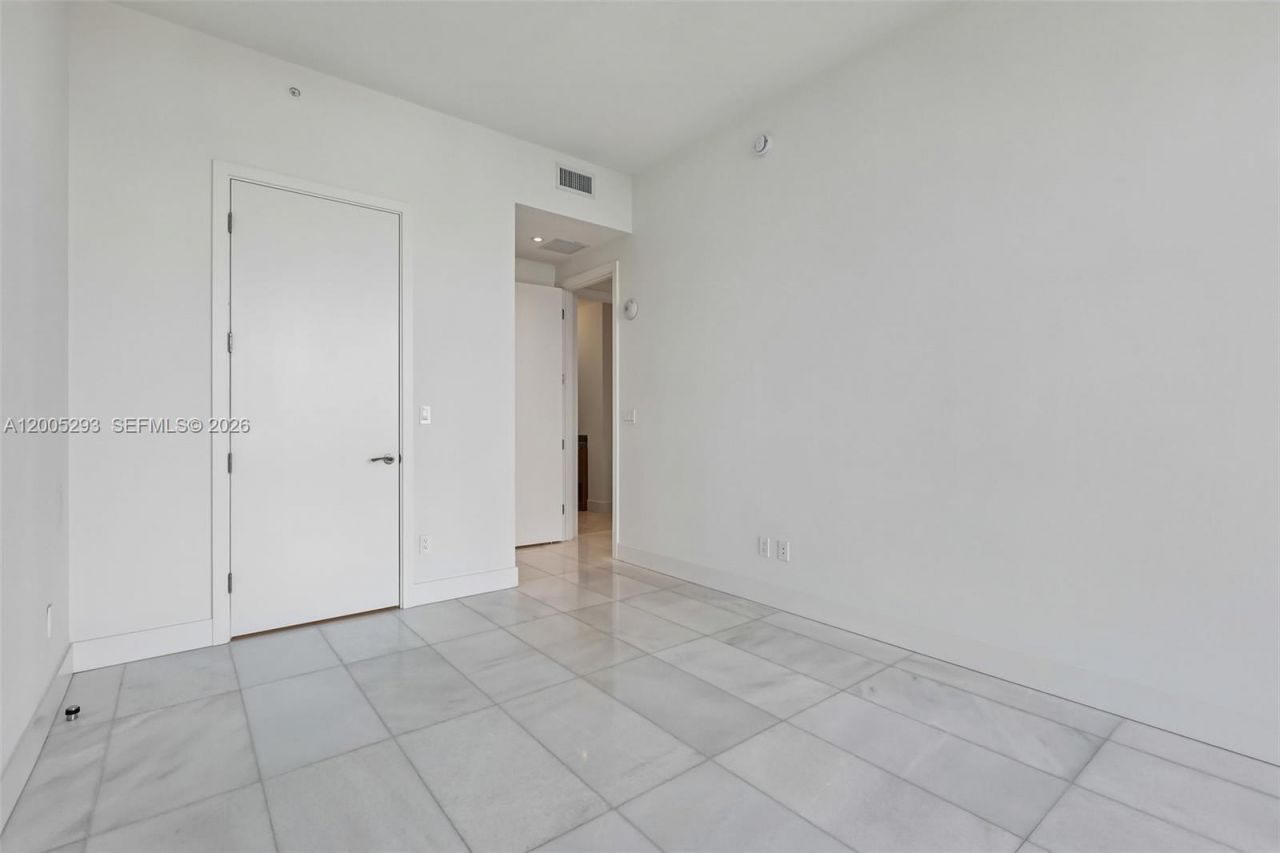 175 SE 25 Rd , Unit 2803, Miami, FL 33129 Photo