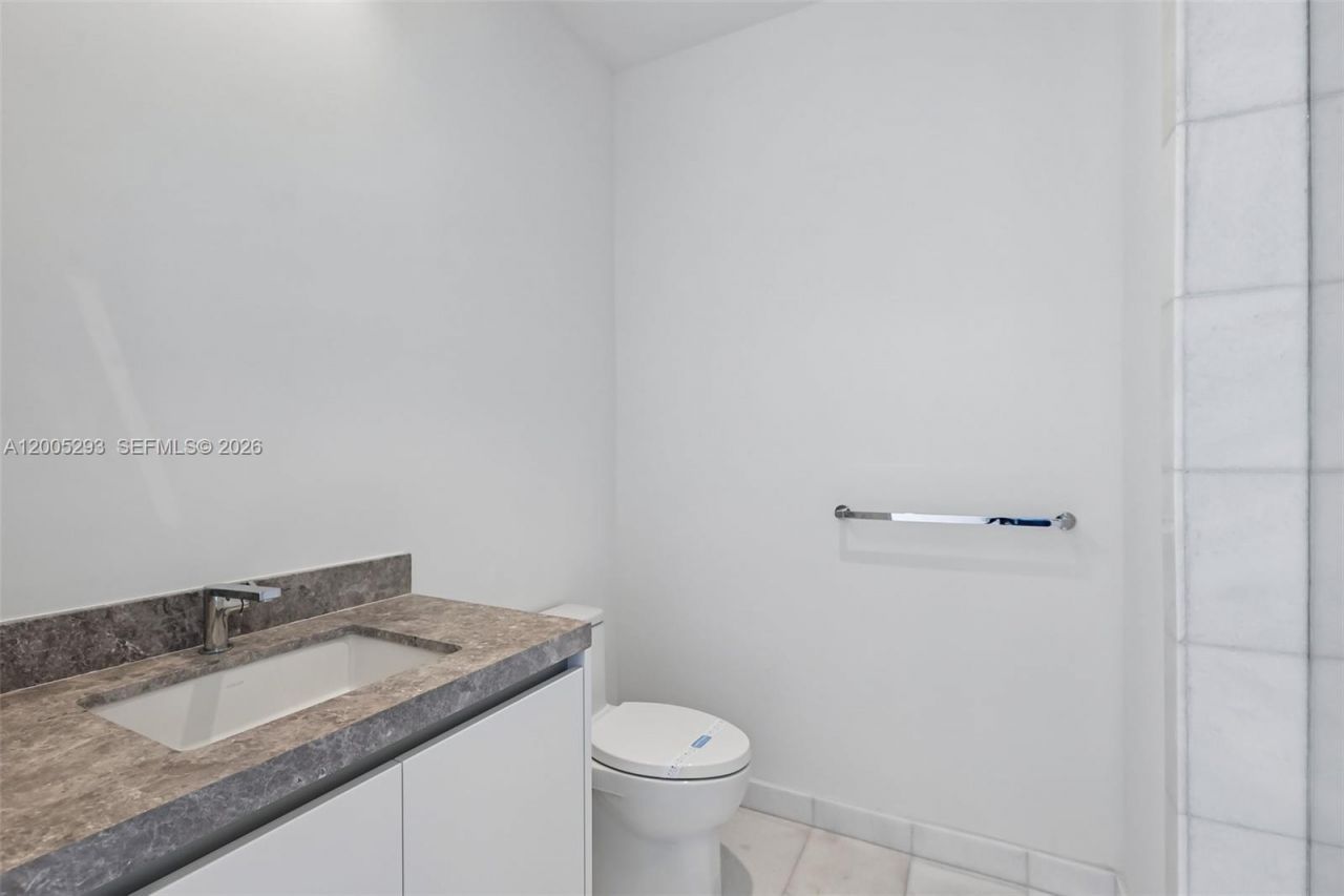 175 SE 25 Rd , Unit 2803, Miami, FL 33129 Photo