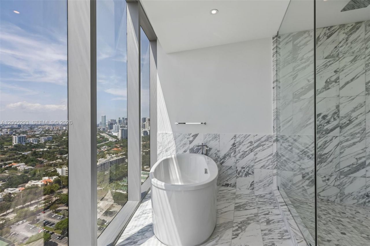 175 SE 25 Rd , Unit 2803, Miami, FL 33129 Photo