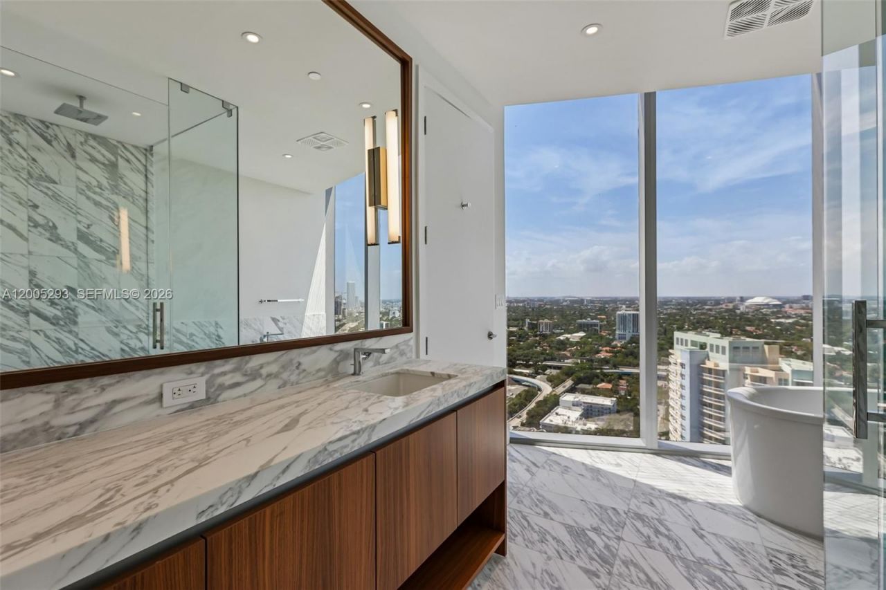 175 SE 25 Rd , Unit 2803, Miami, FL 33129 Photo