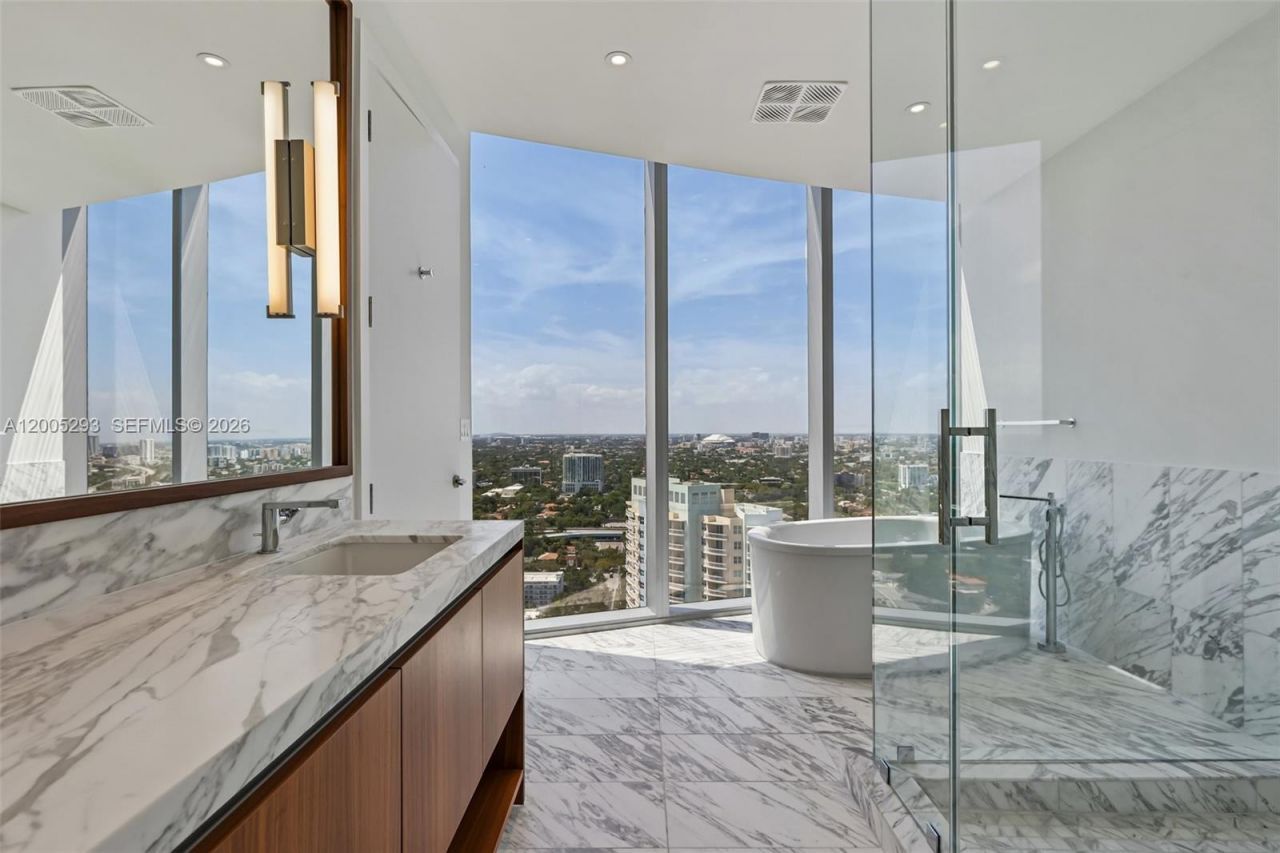175 SE 25 Rd , Unit 2803, Miami, FL 33129 Photo