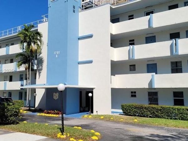 1701 NE 191st St , Unit A106, Miami, FL 33179