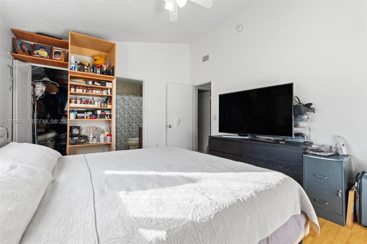 6235 Kendale Lakes Cir , Unit 247, Miami, FL 33183 Photo