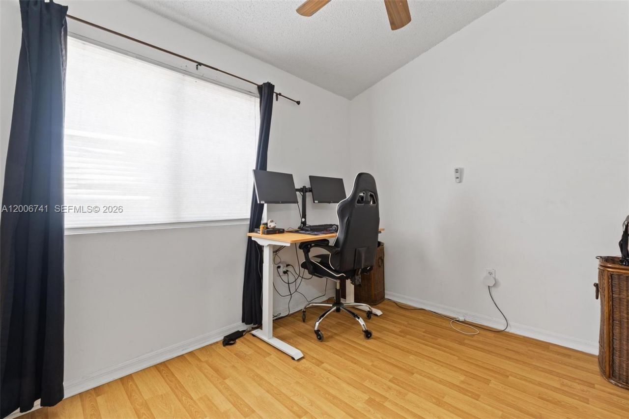 6235 Kendale Lakes Cir , Unit 247, Miami, FL 33183 Photo