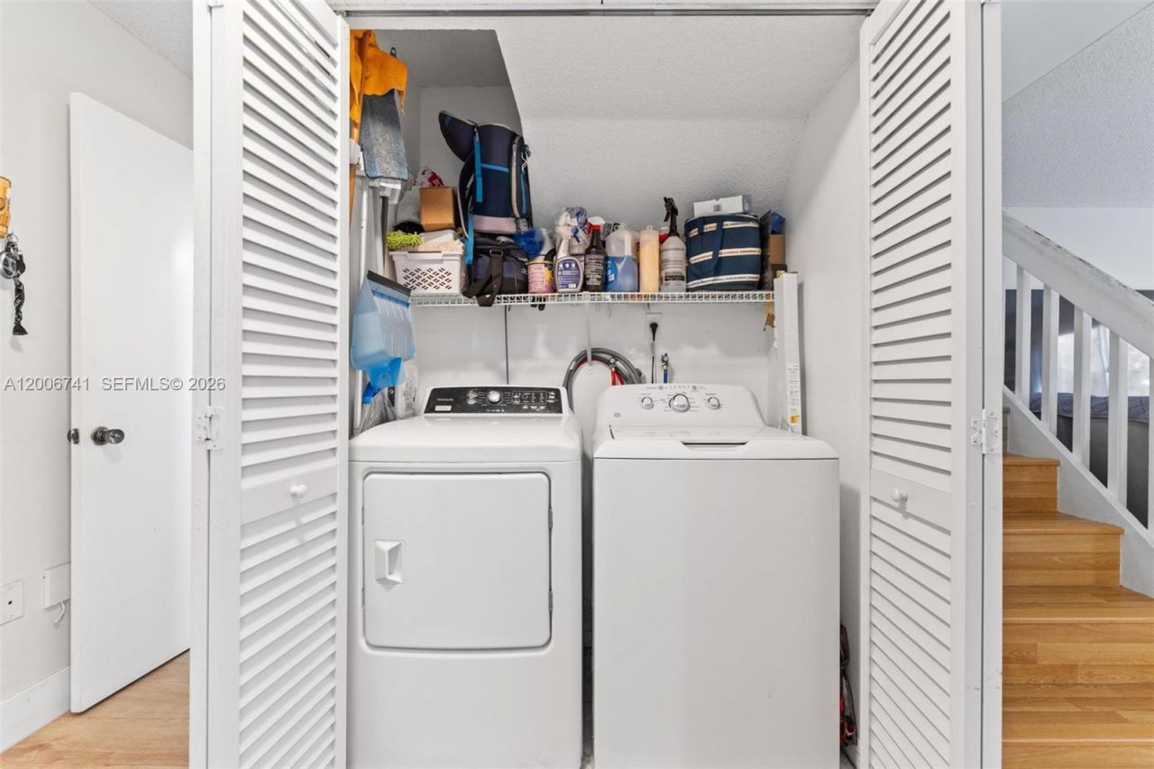 6235 Kendale Lakes Cir , Unit 247, Miami, FL 33183 Photo