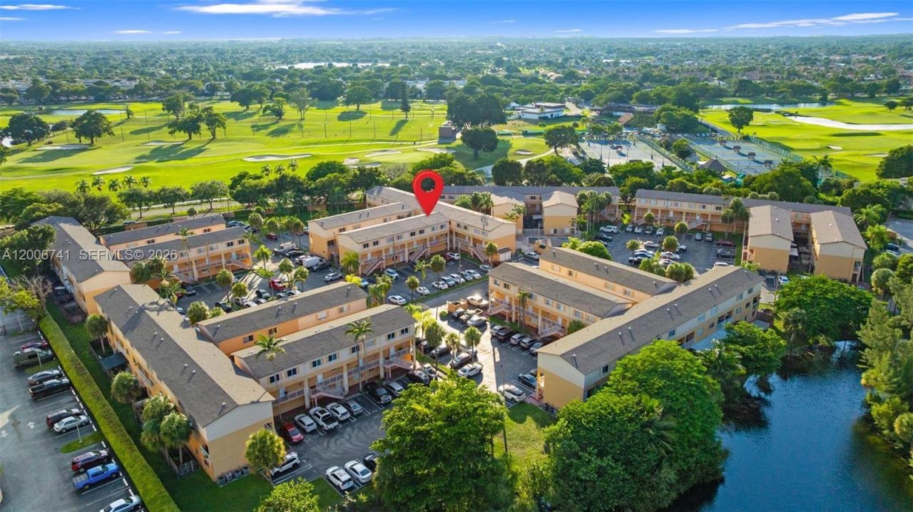 6235 Kendale Lakes Cir , Unit 247, Miami, FL 33183 Photo