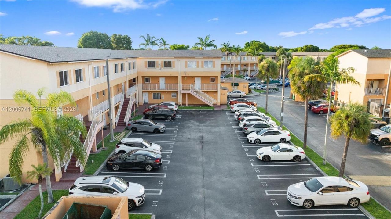 6235 Kendale Lakes Cir , Unit 247, Miami, FL 33183 Photo